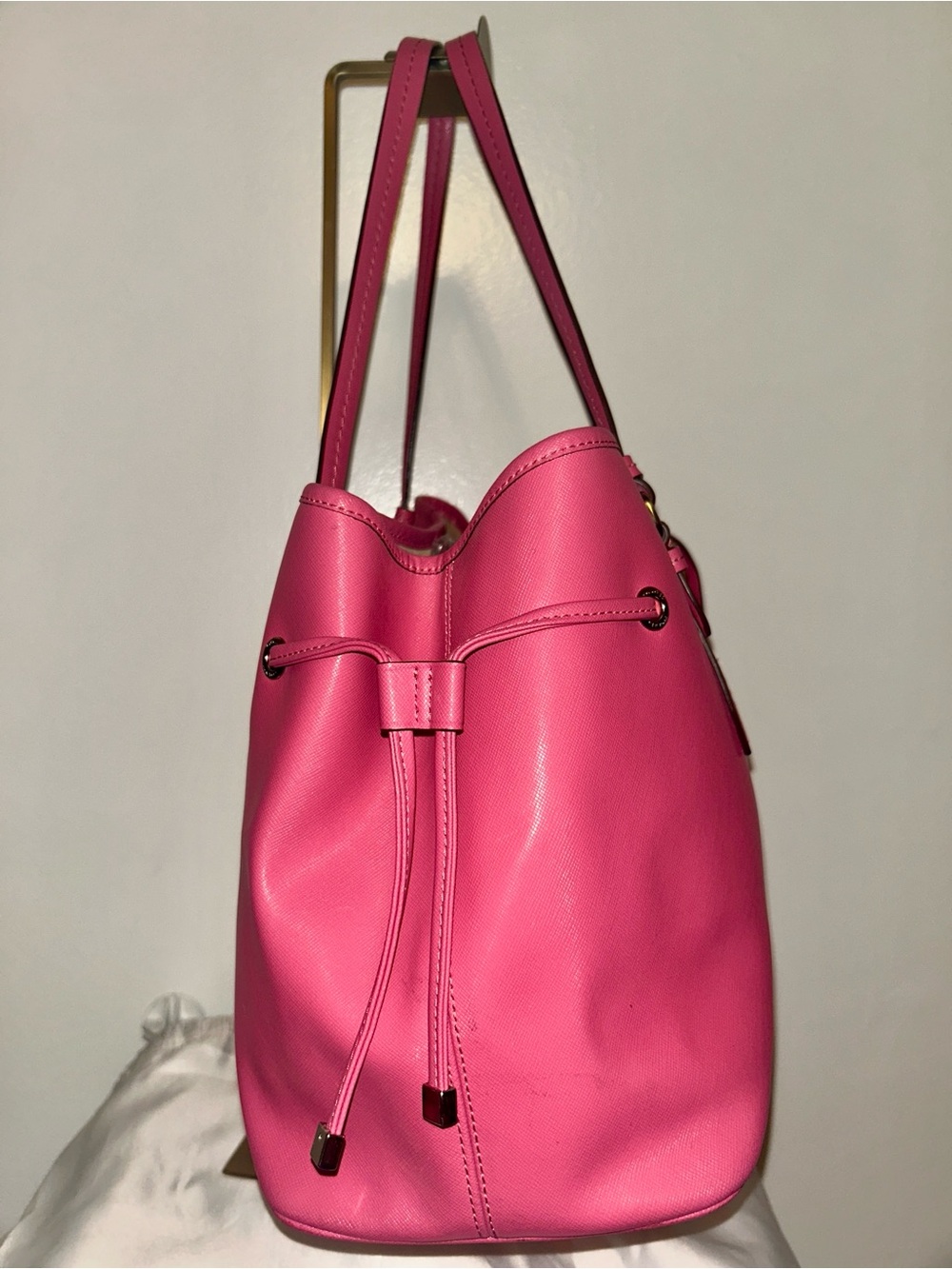 Coach Peyton Leather Drawstring Carryall Bag in the vibrant "Pomegranate" - Picture 4 of 12